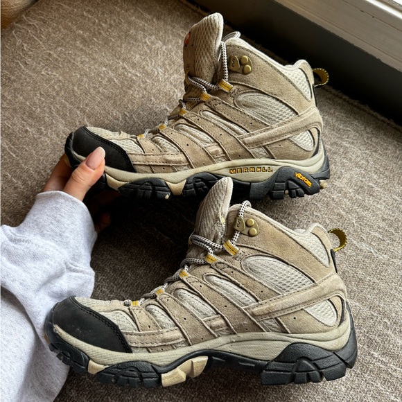 Merrell Women's Moab 2 Mid Waterproof Hiking Boots - Picture 1 of 8